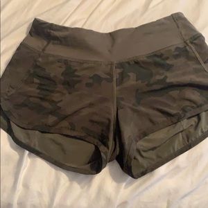 RARE lululemon camo speed short